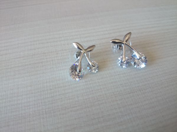 Brinco Cerejinha de Cristal Prateado - 1010