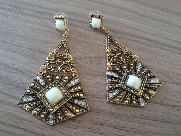 Brinco Triangular c/ Strass e Pedra- 979