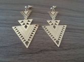 Brinco Triangular Dourado - 986